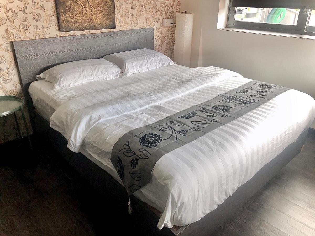 Jjh Serviced Apartments Near Serangoon Mrt Singapore Buitenkant foto